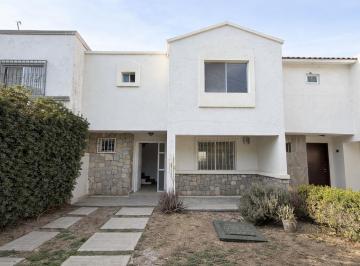 Casa de 3 habitaciones, León · Casa en Renta en Rincón del Campestre Al Norte de León Gto.