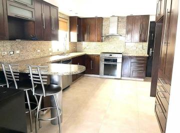 ee5c149bc74b914c303400cfe0aa0dc63ddc8ef6cf27b9d50bd91ddebf0cfab0 · Casa en Venta, Privanzas