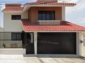 Casa de 3 habitaciones, Boca del Río · Casa con 220 m² de Superficie de Terreno en Venta en La Tampiquera
