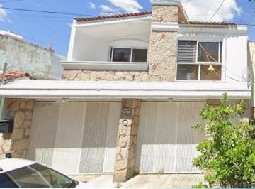 Casa de 3 habitaciones, Guadalajara · Casa de 163 m² con 3 Recámaras en Venta, Jardines Alcalde