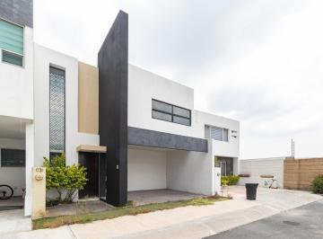 Casa · 206m² · 3 Recámaras · 2 Estacionamientos · Precio de Oportunidad Casa Venta "Hacienda Santa Fe" Valle de Juriquilla Queretaro