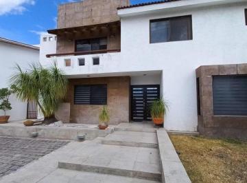 Casa · 220m² · 3 Recámaras · 2 Estacionamientos · Venta Casa Fraccionamiento Misiones Juriquilla Queretaro