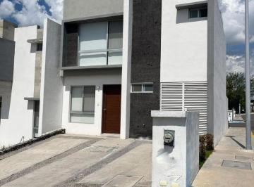 Casa en condominio · 126m² · 3 Recámaras · 2 Estacionamientos · Casa en Venta en Zibatá | Clúster Natura II, Querétaro
