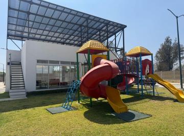Casa · 285m² · 4 Recámaras · 3 Estacionamientos · Casa en Venta en Recta a Cholula