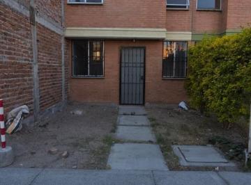 Casa · 3 Recámaras · 1 Estacionamiento · Casa en Renta en Fraccionamiento Arboledas Cd Bajio
