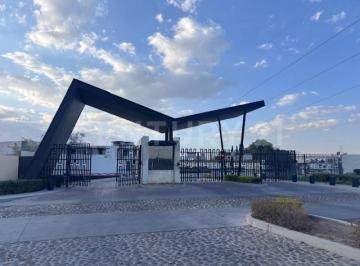 Casa en condominio · 115m² · 4 Recámaras · 2 Estacionamientos · Casa en Renta Amueblada en Fraccionamiento Vivanta Residencial, Aguascalientes