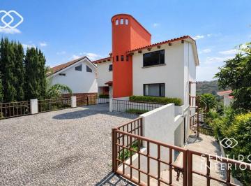 Casa de 4 habitaciones, Atizapán de Zaragoza · Casa Remodelada con 4 Recámaras en Venta con 600 m² Terreno