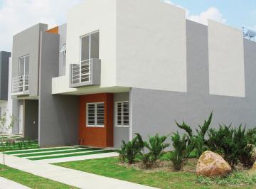 Casa · 122m² · 3 Recámaras · 2 Estacionamientos · Hermosa Casa con Espacios Amplios Para Tu Familia con Seguridad 24/7