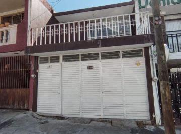 Casa de 3 habitaciones, Morelia · Casa en Renta en La Chapultepec 3 Rec Solo Oficinas Uso Comercial 3 Rec Ubicación Previligiada