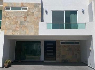 Casa de 4 habitaciones, San Andrés Cholula · Casa en Renta en Parque Lima