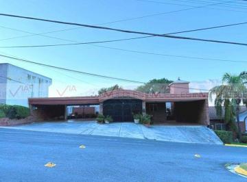Casa · 713m² · 3 Recámaras · 5 Estacionamientos · Casa en Venta en Guadalupe
