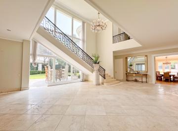 Casa de 4 habitaciones, Alvaro Obregón · Casa en Venta - Jardines del Pedregal