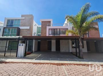 Casa · 200m² · 3 Recámaras · 2 Estacionamientos · Casa en Venta Fracc. El Encanto, Morillotla San Andrés Cholula
