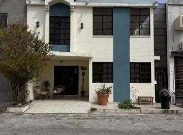 9dc3ad17535a9bef5a9b04ebaae047dd6d040c335700ab533e17a51d36b3372d · Casa con Recámara en Planta Baja en Venta en San Nicolás