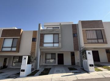 Casa en condominio · 200m² · 4 Recámaras · 2 Estacionamientos · Casa en Condominio - Fraccionamiento Zibatá