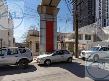 Casa · 270m² · 4 Recámaras · 6 Estacionamientos · Casa en Venta Mitras Centro