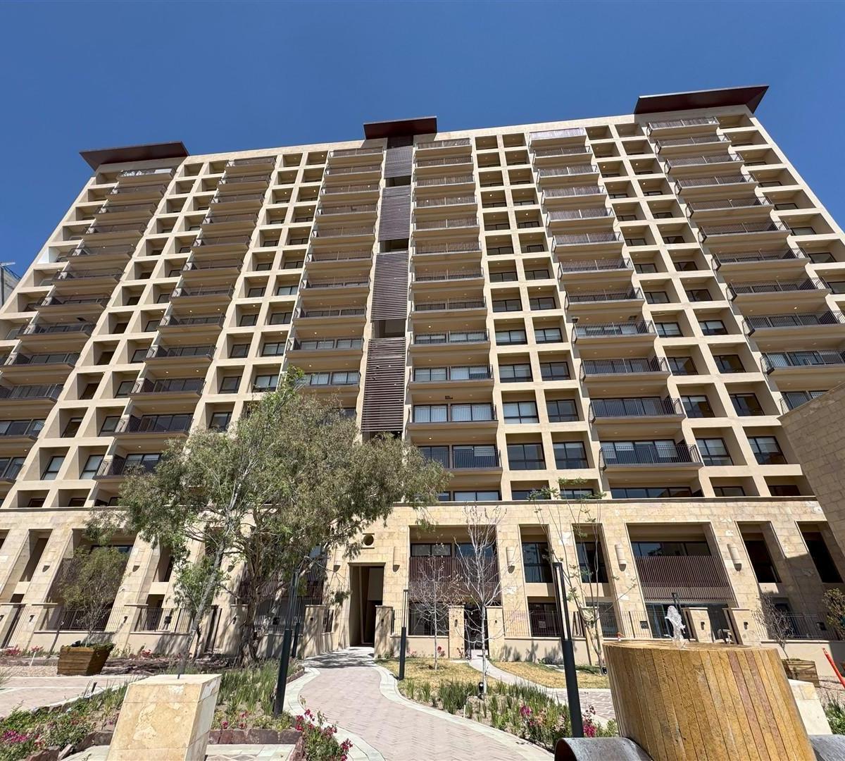 Brand-new 2-bedroom apartment for rent at Grand Valbuena, León, Gto.