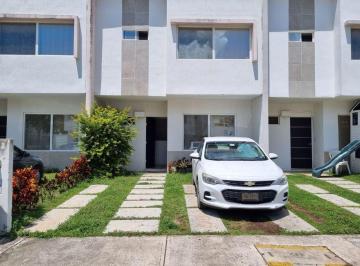 Casa · 3 Recámaras · Casa en Renta en Cancún Centro