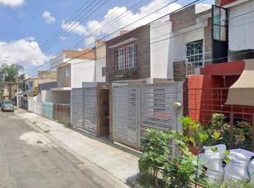 Casa de 3 habitaciones, Zapopan · Linda Casa a Mitad de Precio en Los Girasoles, Zapopan a 15 Min de Andares