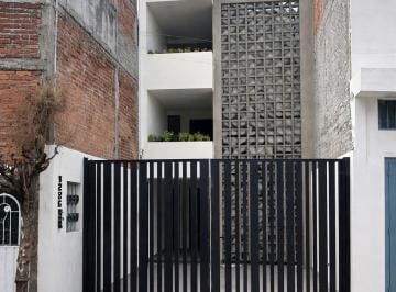 Edificio , Morelia · Edificio con 3 Departamentos en Venta Calle Sánchez de Tagle, Morelia