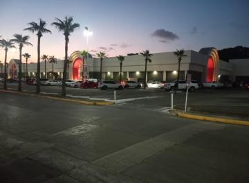 Local comercial · 172m² · 1 Recámara · Local en Renta, Plaza 3 Arcos