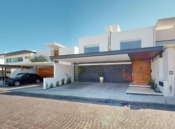 fdca8211f08d64a4a48ad42fbc1fc7babde6a2f373a6a0fdbbe9605f007afbdd · Venta Casa Juriquilla Espectacular