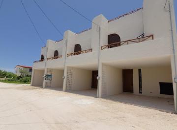 Villa · 125m² · 3 Recámaras · 2 Estacionamientos · Villa en Venta con Alberca y Rooftop en Chicxulub