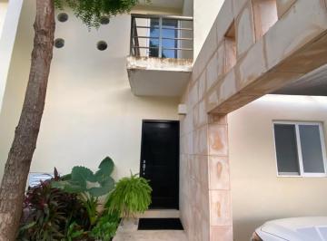 Casa · 182m² · 3 Recámaras · 2 Estacionamientos · Venta de Casa en Real de Colegios, Cancún