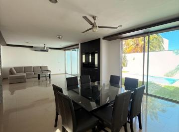Casa de 3 habitaciones, Mérida · Casa con Alberca en Venta – Montes de Amé
