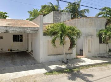 Casa de 2 habitaciones, Progreso · Oportunidad Unica! Tu Casa a Menos de 3 Calles de La Playa