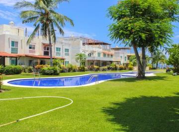 Casa · 118m² · 3 Recámaras · 3 Estacionamientos · Venta de Casa a 200 m de La Laguna, en Marina Diamante, Acapulco