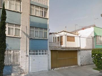 Casa de 5 habitaciones, Cuauhtémoc · Casa en Venta en La Calle Julian Carrillo en El Exhipodromo de Peralvillo