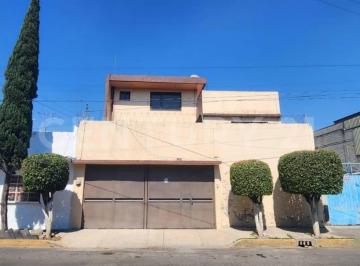 Casa · 228m² · 4 Recámaras · 2 Estacionamientos · Venta de Casa en Valle de Los Reyes, Acaquilpan, La Paz, Estado de Mexico