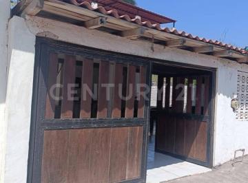 Casa · 110m² · 2 Recámaras · 1 Estacionamiento · Casa con Terreno Anexo y Vista a Playa Paraiso, Armería, Colima