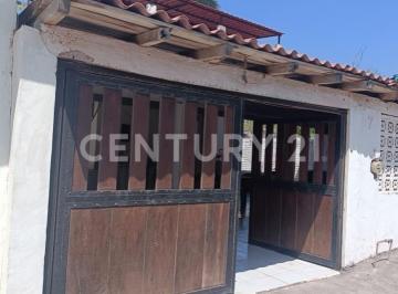 Casa · 110m² · 2 Recámaras · 1 Estacionamiento · Casa con Terreno Anexo y Vista a Playa Paraiso, Armería, Colima