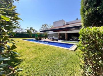 Casa de 3 habitaciones, Atlatlahucan · Casa Moderna en Venta, con Alberca, Jardin, Vigilancia, Fracc, Lomas de Cocoyoc. Atlatlahucan, Mor.