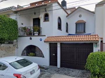 Casa de 4 habitaciones, Tlalnepantla de Baz · Casa en Remate en Valle Dorado Tlalnepantla
