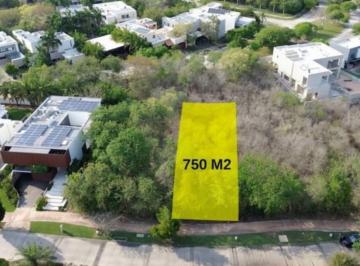 Terreno / Lote , Mérida · Terreno Residencial en Venta Dentro de Comunidad Privada, Yucatán Country Club, Mérida