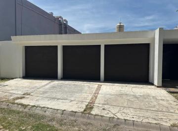 1 · Casa en Venta Lomas de Vergeles Al Norponiente de Aguascalientes Zona Tec