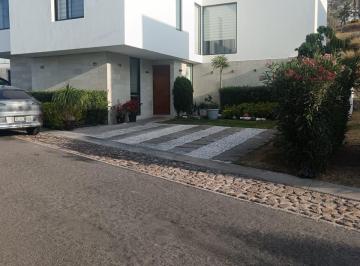 Casa · 192m² · 4 Recámaras · 2 Estacionamientos · Venta de Casa Residencial en Colinas del Bosque, Corregidora Queretaro - (4)