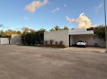 caf974e84e6df2ceebfaa39229b47c15bb06cb36fce64f97e2f94496177d1d13 · Residencia de un Piso en Privada La Rejoyada en Komchen en Merida Yucatan