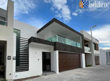 Casa · 290m² · 3 Recámaras · 2 Estacionamientos · Casa en Venta en Fracc. Lago Residencial Durango