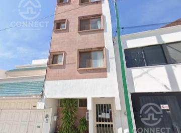 Casa · 452m² · 14 Recámaras · Edificio de Departamentos en Venta en Cumbres de Arbide, León Gto