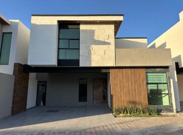 Casa de 4 habitaciones, Arteaga · Casa en Renta 4 Recámaras | Privanzas del Campestre