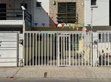 Casa de 3 habitaciones, Guadalajara · Casa en Venta en Col. Nueva España