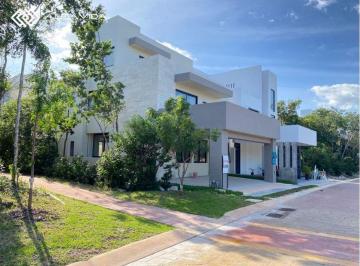 Casa de 4 habitaciones, Benito Juárez · Casa de Lujo en Esquina en Vía Cumbres | 4 Recámaras | Alberca | Frente a Área Verde