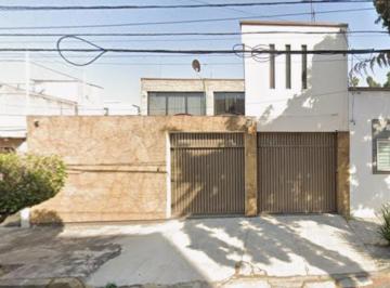 Casa de 5 habitaciones, Coyoacán · Casa en Remate en Country Club Churubusco Coyoacan