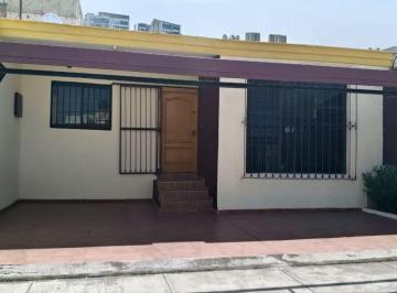 Casa de 3 habitaciones, Zapopan · Venta Casa en Col. Pinar de La Calma en Zapopan, Jal. de Una Planta, Dentro de Periférico