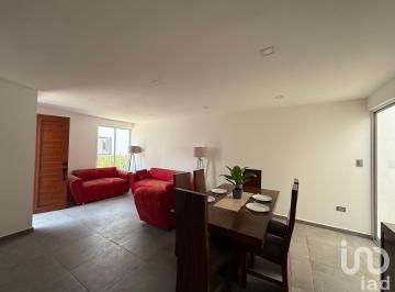 Casa · 124m² · 4 Recámaras · 2 Estacionamientos · Venta de Casa con Fácil Salida a Periférico y Blvd Forjadores, Cuautlancingo