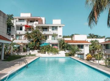 Departamento de 3 habitaciones, Benito Juárez · Pent - House en Renta en Cancún con Alberca – Residencial Campestre